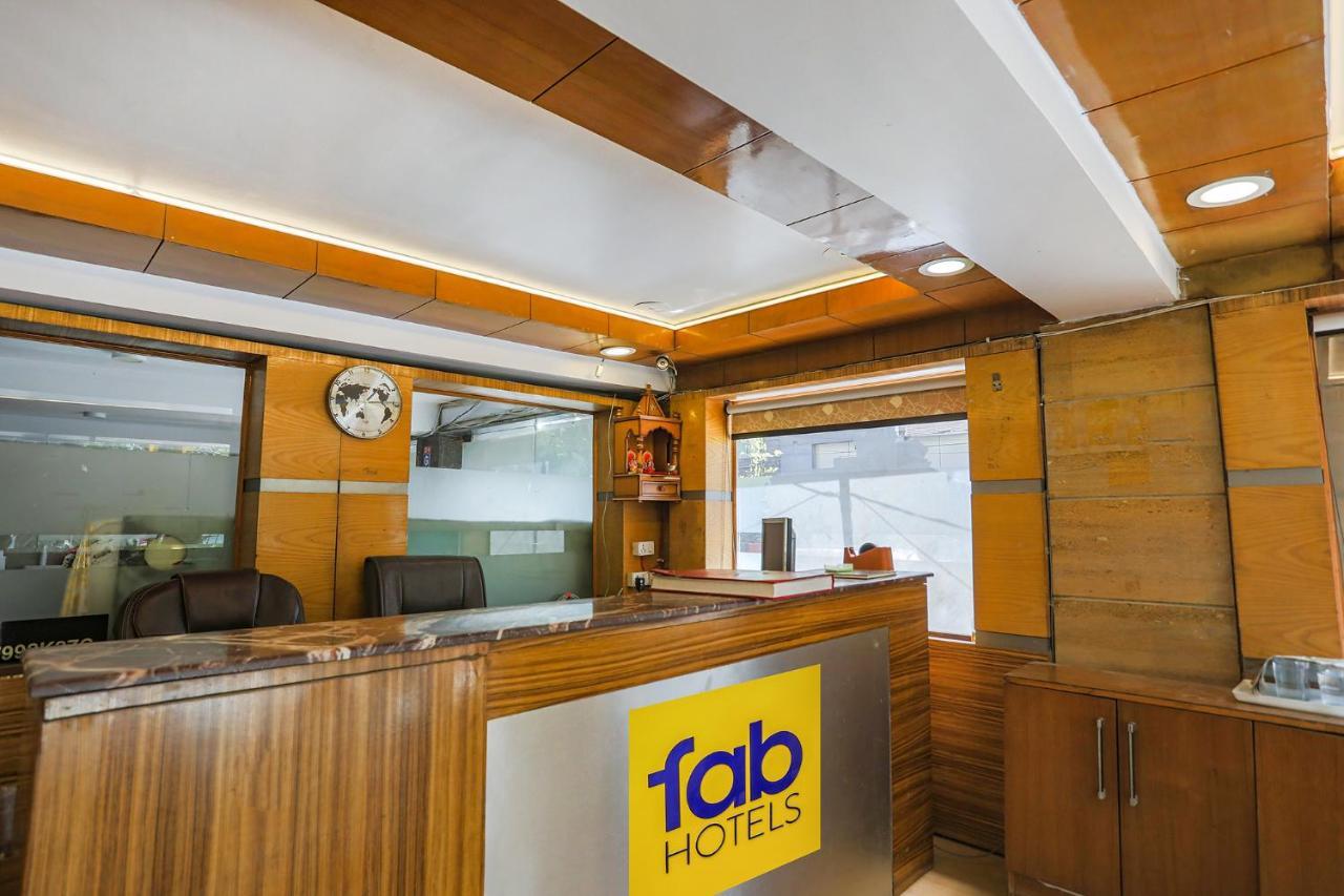 Fabhotel Trio Continental Patel Nagar New Delhi Buitenkant foto