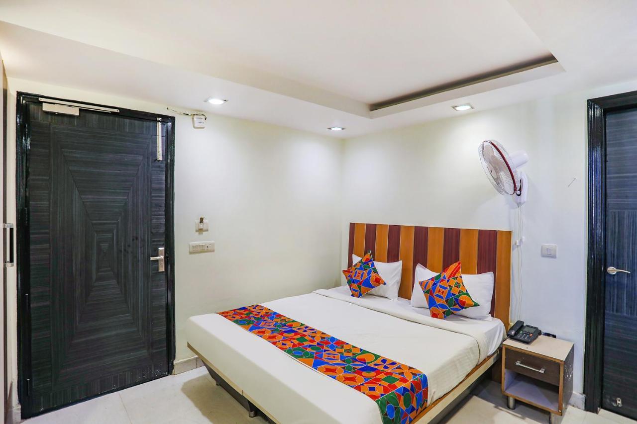 Fabhotel Trio Continental Patel Nagar New Delhi Buitenkant foto