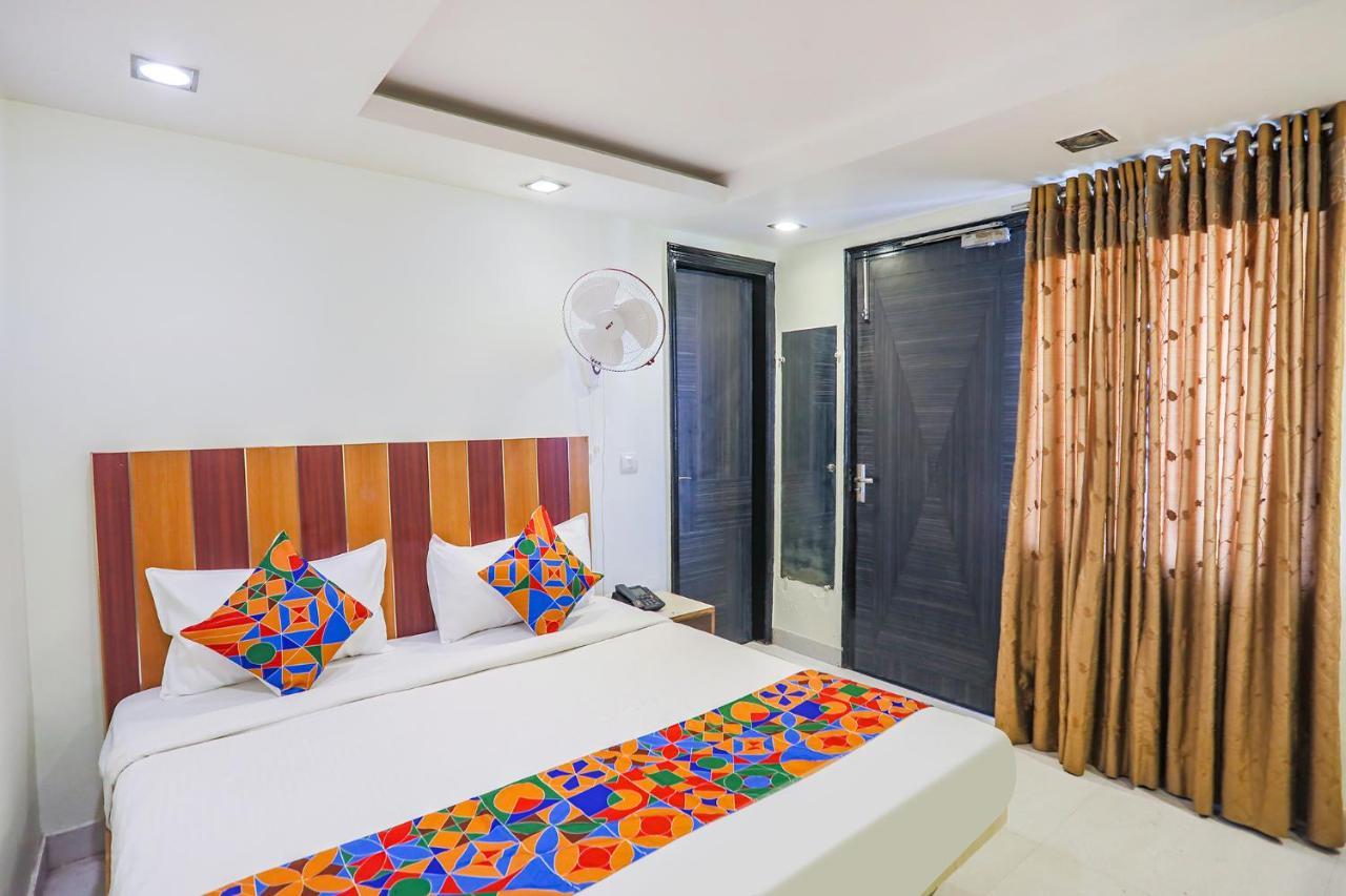 Fabhotel Trio Continental Patel Nagar New Delhi Buitenkant foto