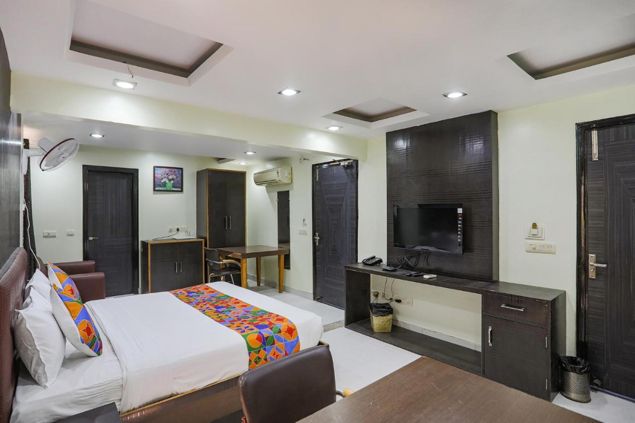 Fabhotel Trio Continental Patel Nagar New Delhi Buitenkant foto