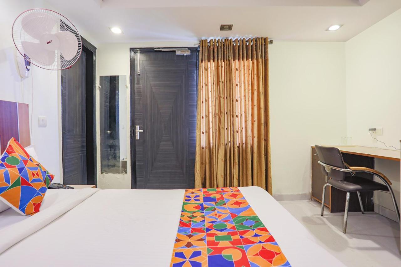 Fabhotel Trio Continental Patel Nagar New Delhi Buitenkant foto